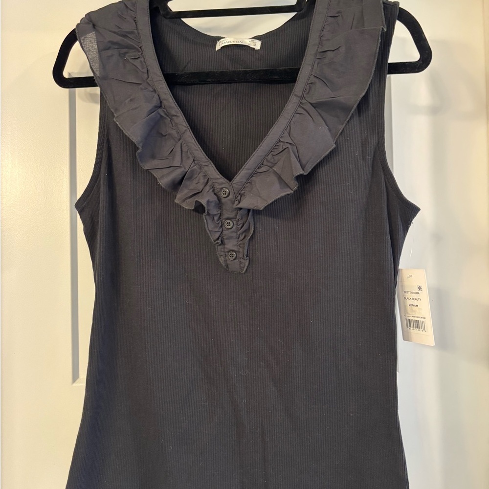 NWT Black Ruffled V-Neck Women's Top - Size Medium - Picture 4 of 8